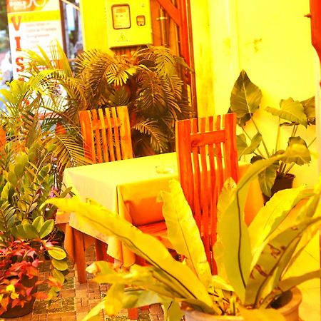 Royal Hub Hotel Kudapaduwa Ngoại thất bức ảnh